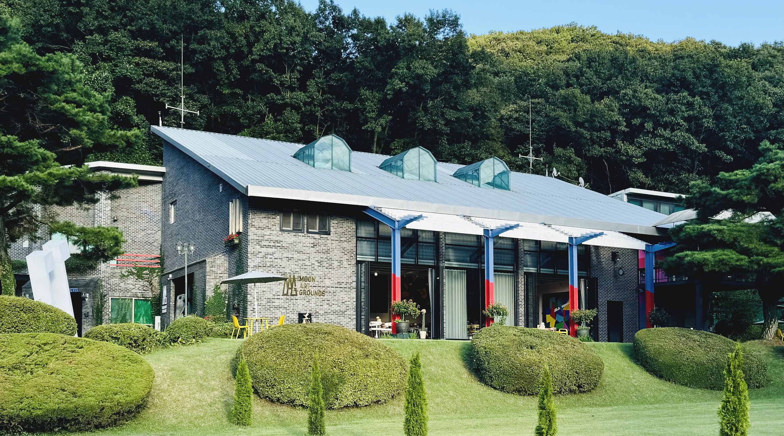 Moon Art Grounds